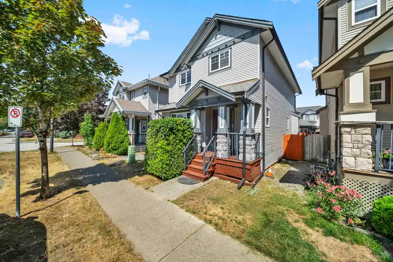 16773 63 AVENUE - photo 2 of 34