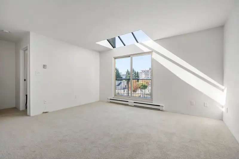 310 10468 148 STREET - photo 2 of 24