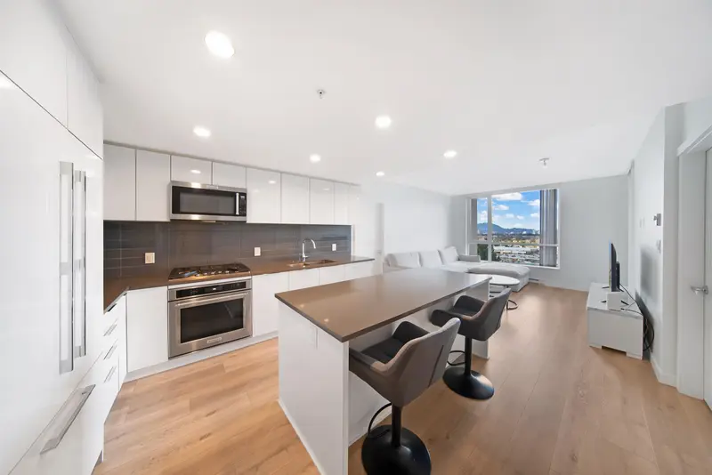 2205 3096 WINDSOR GATE - photo 2 of 18