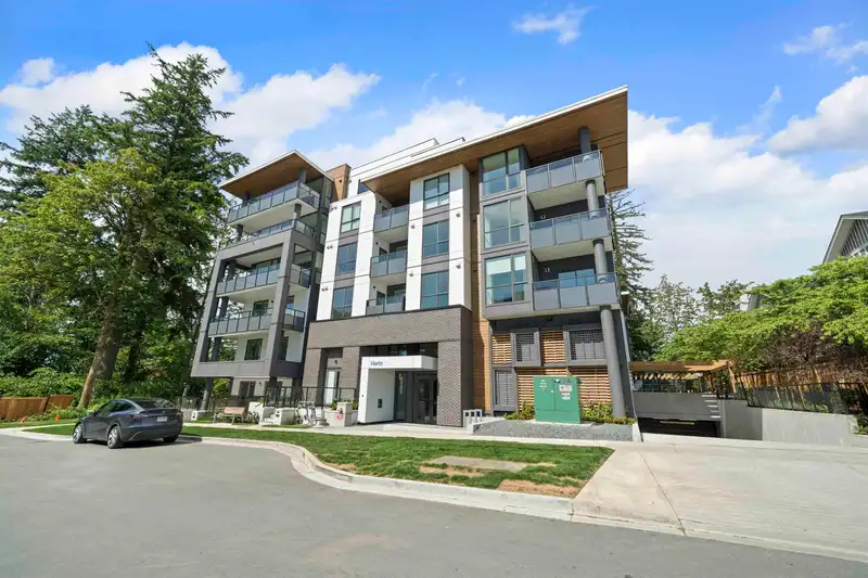 206 6585 195A STREET - photo 1 of 33