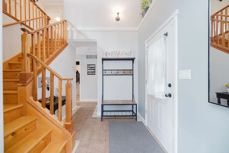 835 AURORA WAY - photo 3 of 25