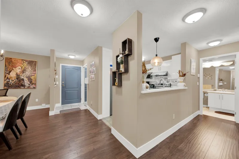 209 15298 20 AVENUE - photo 4 of 25