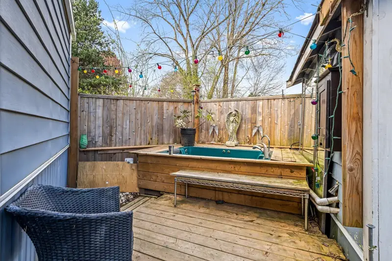 31 145 KING EDWARD STREET - photo 3 of 25