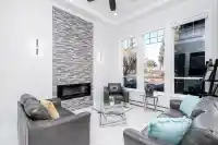 7917 147A STREET - thumbnail 3