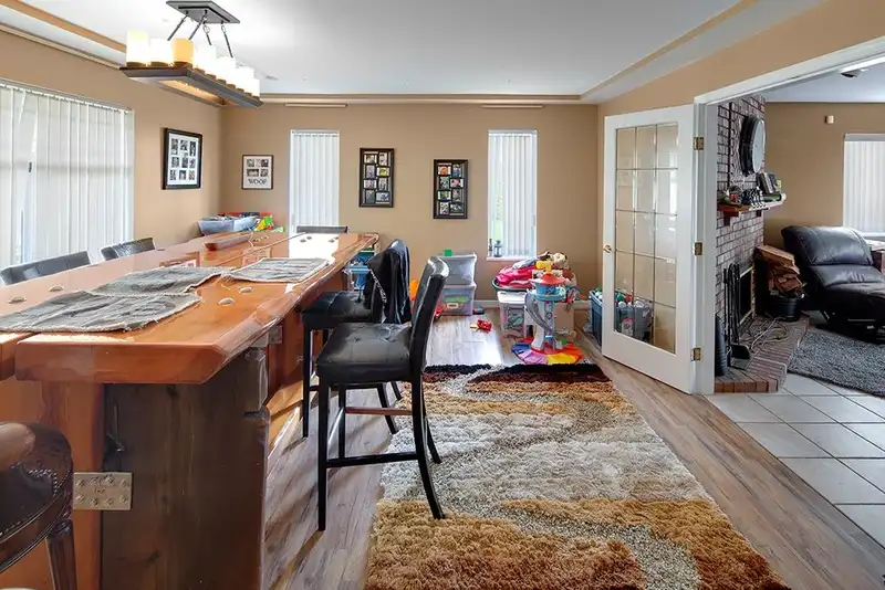 18851 74 AVENUE - photo 4 of 39