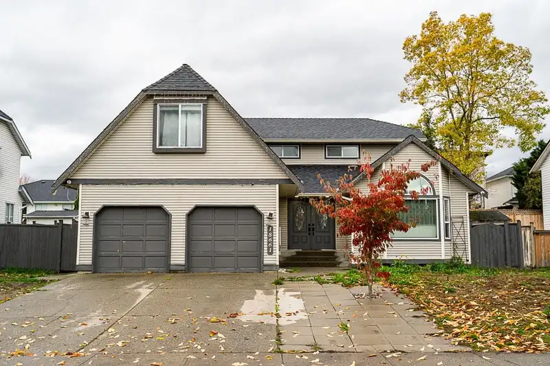 18661 56 AVENUE - photo 1 of 25
