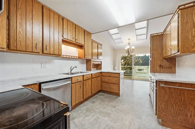 9 3054 TRAFALGAR STREET - photo 3 of 25