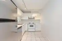 208 16137 83 AVENUE - thumbnail 4