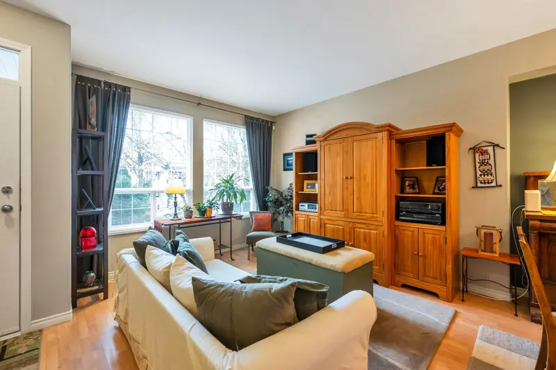 24121 102A AVENUE - photo 4 of 25