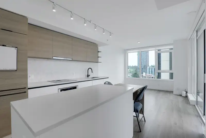 808 10448 UNIVERSITY DRIVE - photo 3 of 32