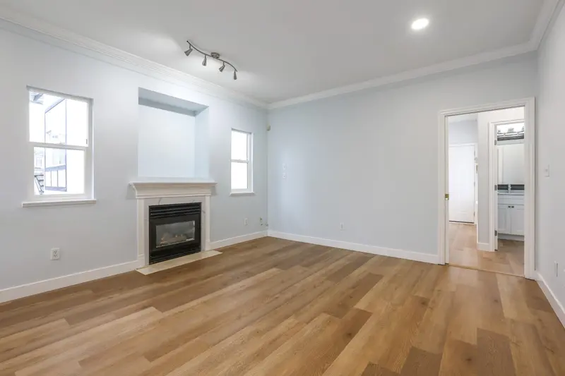 2988 SCHOOL AVENUE - photo 2 of 25