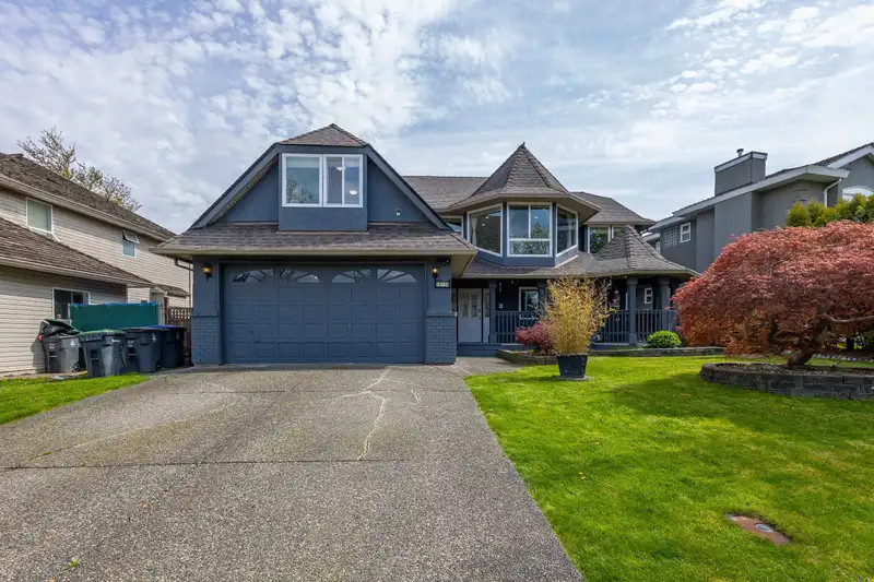 18139 CLAYTONWOOD CRESCENT - photo 2 of 27