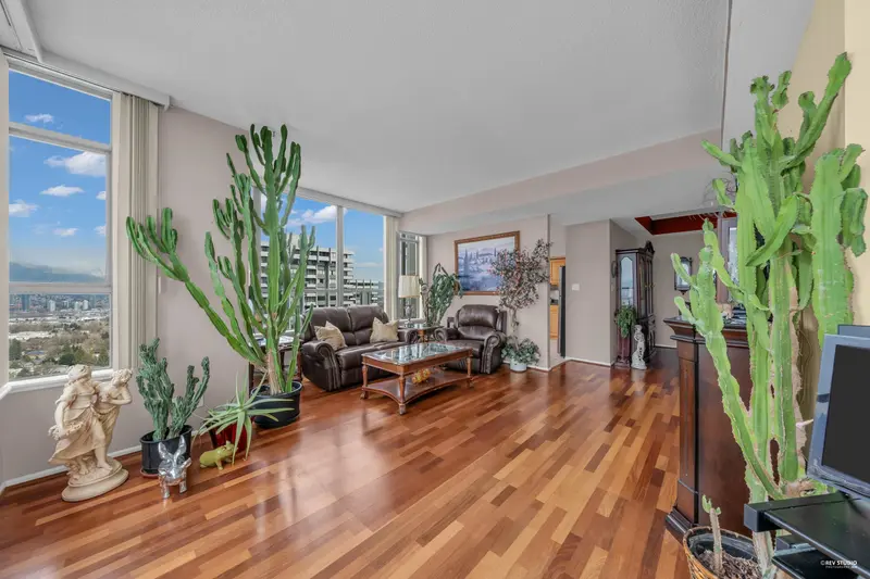 2301 5885 OLIVE AVENUE - photo 3 of 25