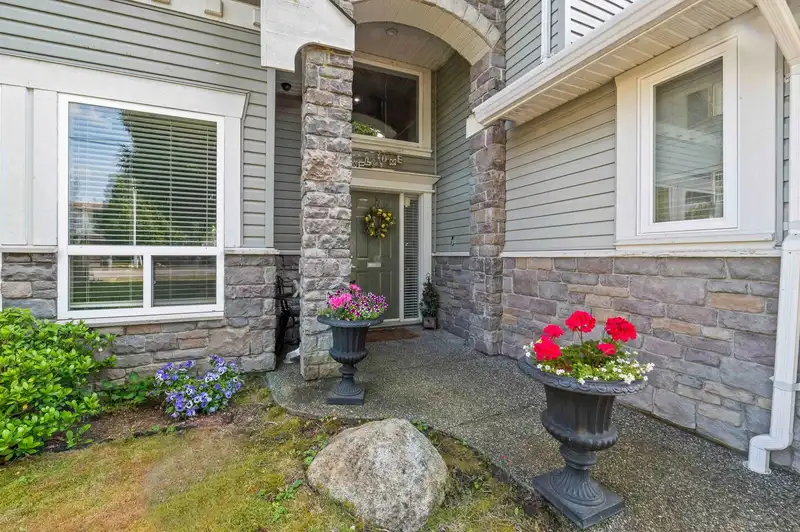 14262 71 AVENUE - photo 4 of 40