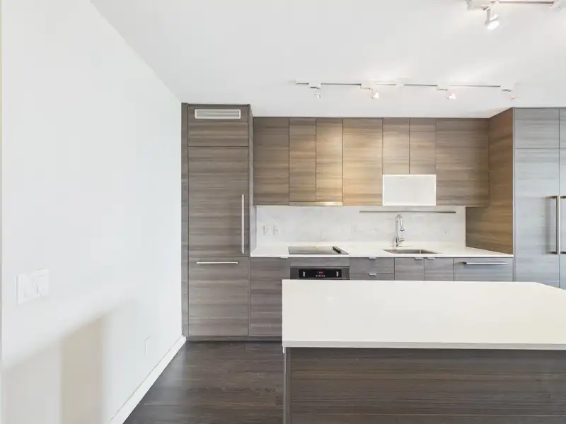 1207 13398 104 AVENUE - photo 3 of 22