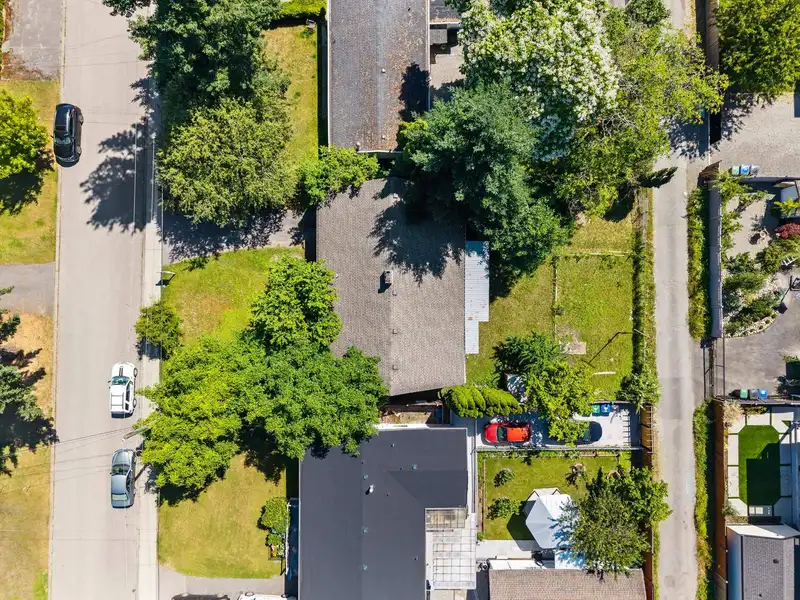 14730 107 AVENUE - photo 2 of 40