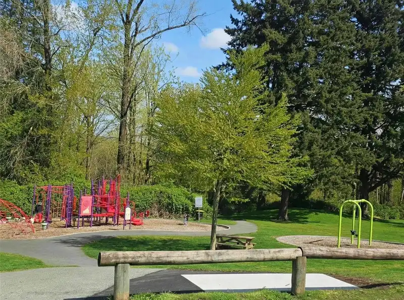 13630 114 AVENUE - photo 3 of 3