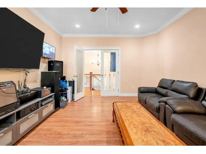 14065 100 AVENUE - photo 2 of 19
