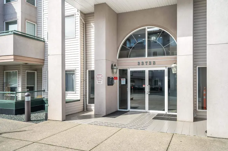 207 33738 KING ROAD - photo 2 of 25