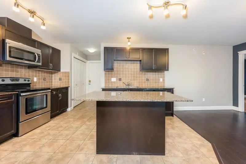 311 12088 75A AVENUE - photo 3 of 24