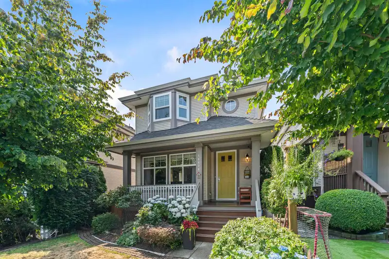 14876 56A AVENUE - photo 2 of 40
