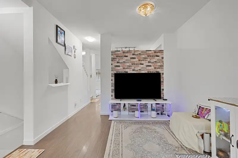 166 18701 66 AVENUE - photo 3 of 31
