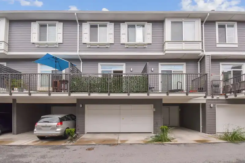 39 15850 85 AVENUE - photo 1 of 2