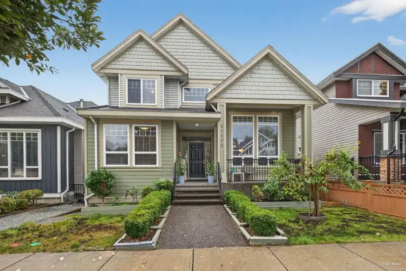 Avenue 17372 64A AVENUE - photo 1 of 40