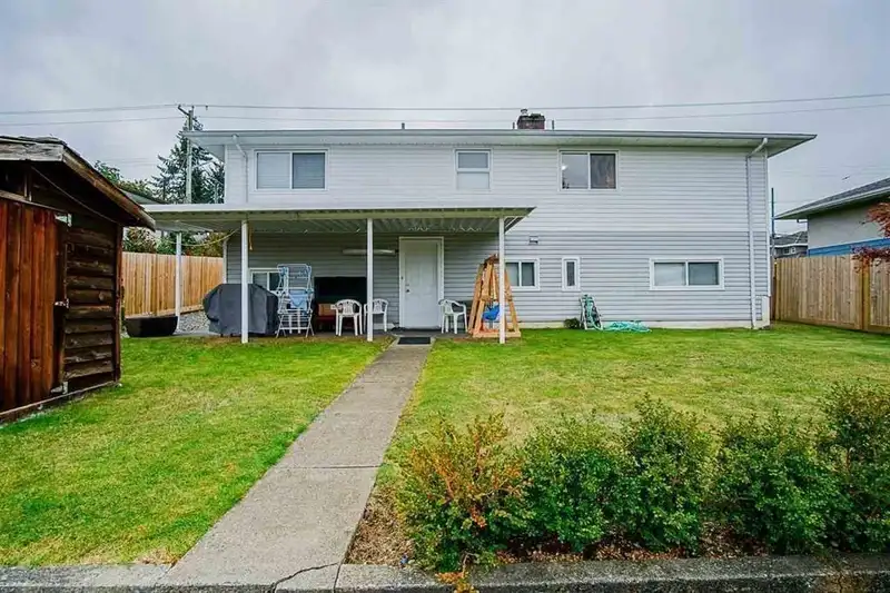 12219 99 AVENUE - photo 2 of 3