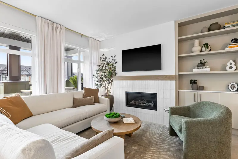 139 3546 MONSON CRESCENT - photo 3 of 19