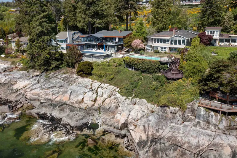 5951 SUNSHINE COAST HIGHWAY - photo 3 of 25