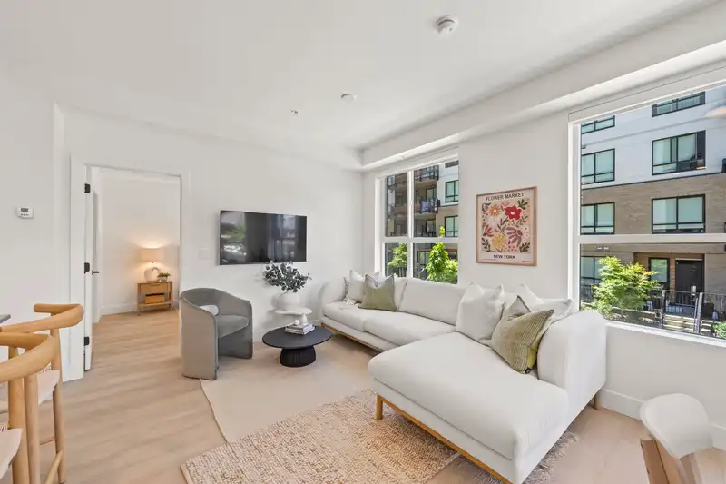 221 13455 94A AVENUE - photo 4 of 13
