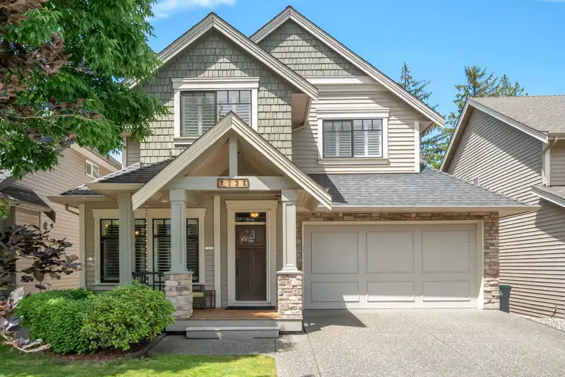 7125 177A STREET - photo 1 of 34