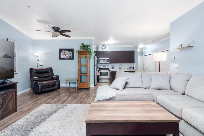 318 20460 DOUGLAS CRESCENT - photo 4 of 25