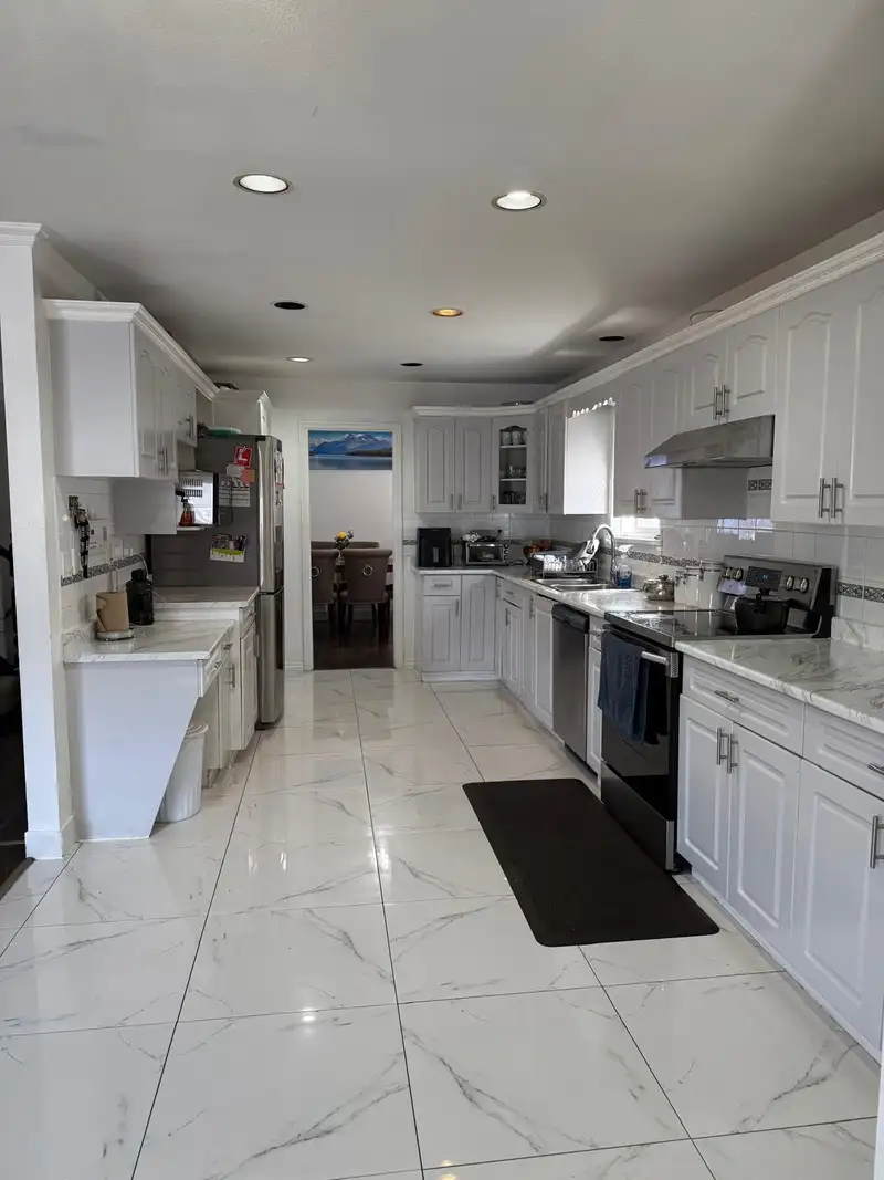 6643 127 STREET - photo 2 of 36
