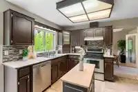 8129 154B STREET - thumbnail 11