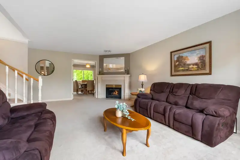 8129 154B STREET - photo 3 of 40