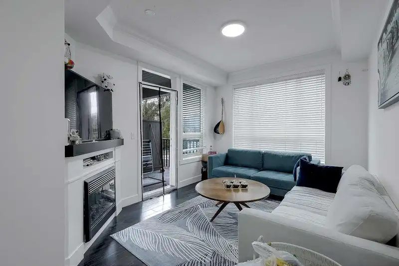 204 13897 FRASER HIGHWAY - photo 2 of 26