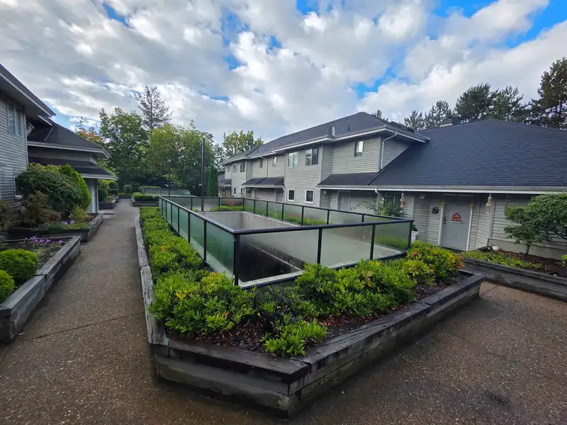 14 13640 84 AVENUE - photo 2 of 2
