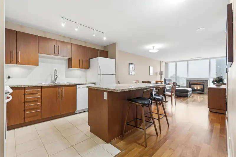 1504 2138 MADISON AVENUE - photo 3 of 24