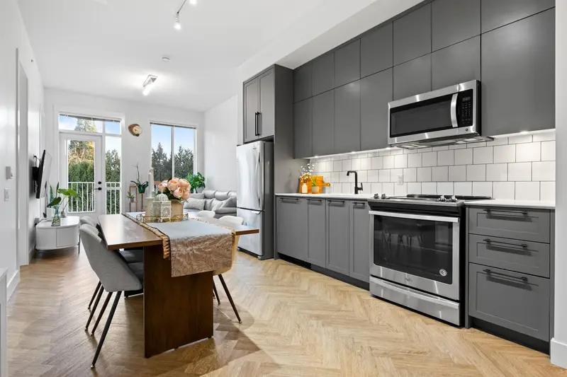 425 14968 101A AVENUE - photo 1 of 25