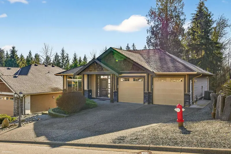 12 13210 SHOESMITH CRESCENT - photo 2 of 25