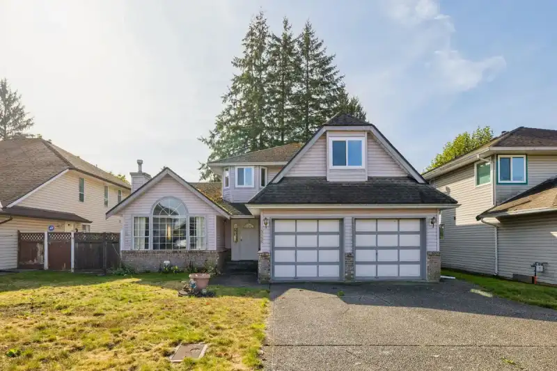 15656 107A STREET - photo 1 of 25