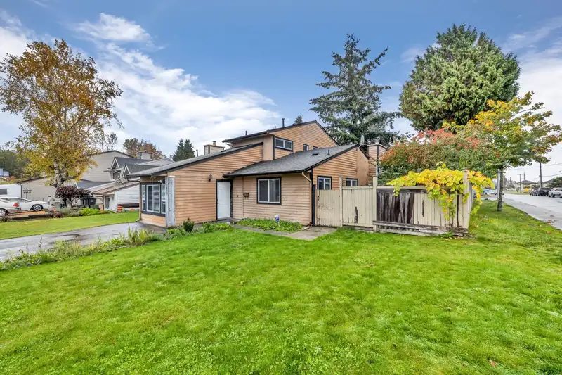 7602 125 STREET - photo 3 of 23