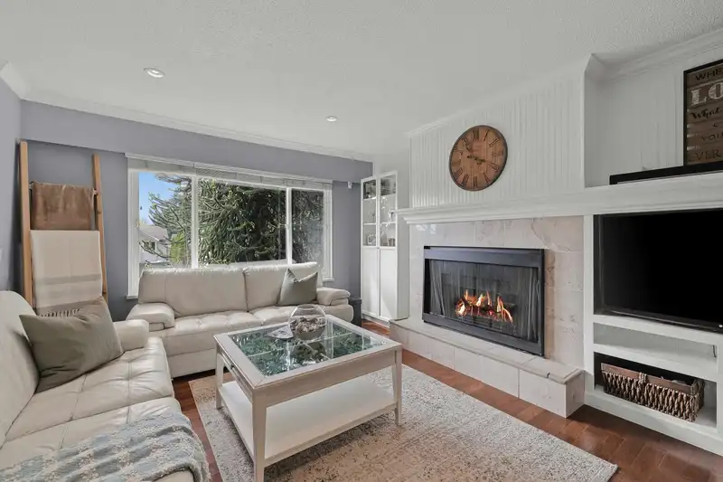 5846 179A STREET - photo 3 of 31