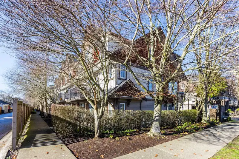23 7155 189 STREET - photo 2 of 40