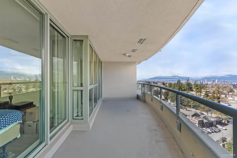 1501 6659 SOUTHOAKS CRESCENT - photo 3 of 23