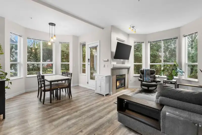 127 9979 140 STREET - photo 1 of 33