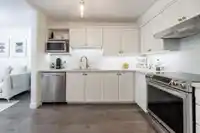 215 8139 121A STREET - thumbnail 14