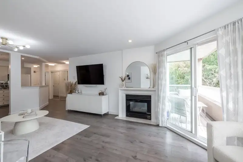 215 8139 121A STREET - photo 3 of 32
